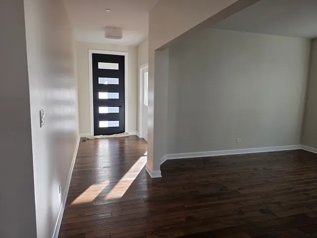 $950,000 | 926 East Crest Avenue, Addison, IL 60101