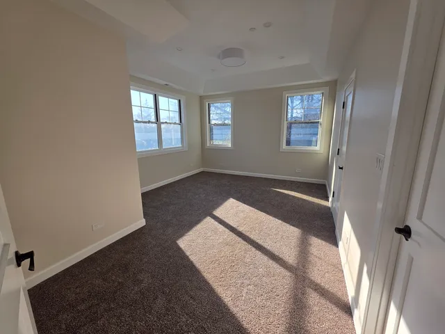 $950,000 | 926 East Crest Avenue, Addison, IL 60101