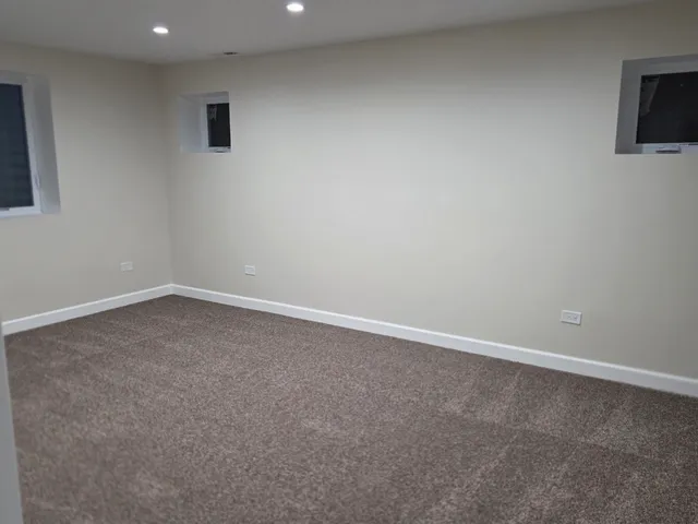 $950,000 | 926 East Crest Avenue, Addison, IL 60101