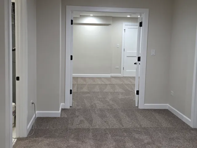 $950,000 | 926 East Crest Avenue, Addison, IL 60101