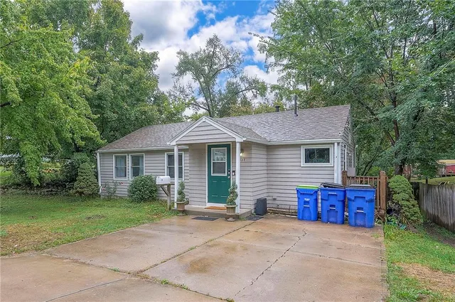 $251,000 | 5933 Knox Avenue, Merriam, KS 66203