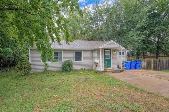 $251,000 | 5933 Knox Avenue, Merriam, KS 66203