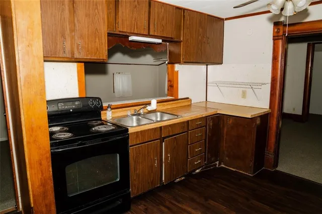 $44,900 | 2405 Grand Avenue, Parsons, KS 67357