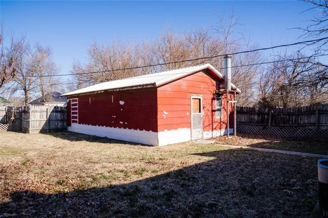 $44,900 | 2405 Grand Avenue, Parsons, KS 67357