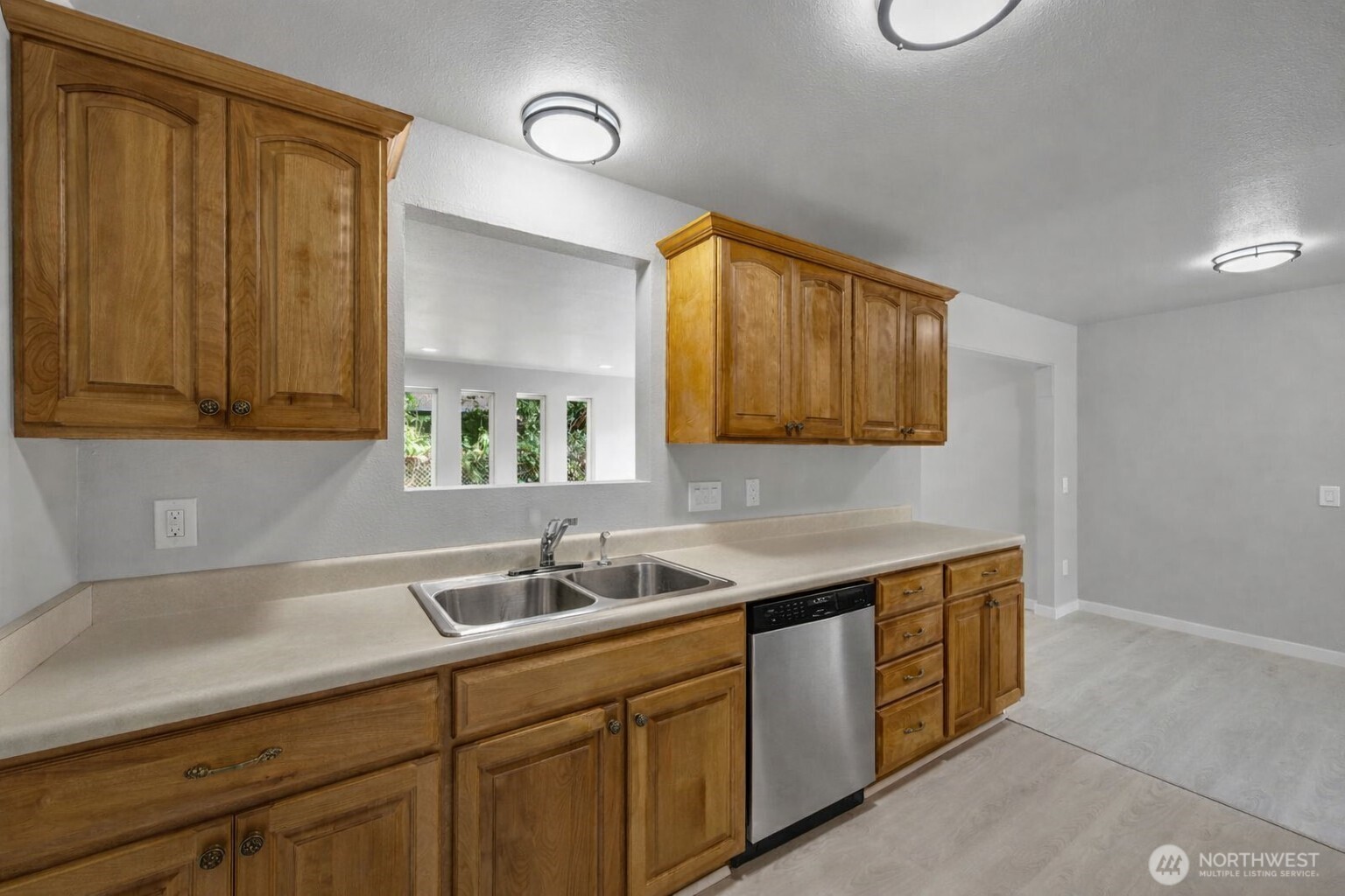 12833 9th Avenue Southwest Burien, WA 98146 - Photo 12 of 39