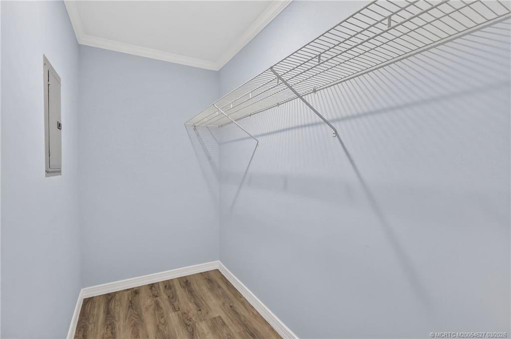 2929 Southeast Ocean Boulevard, Unit J3 Stuart, FL 34996 - Photo 28 of 65 a view of a room
