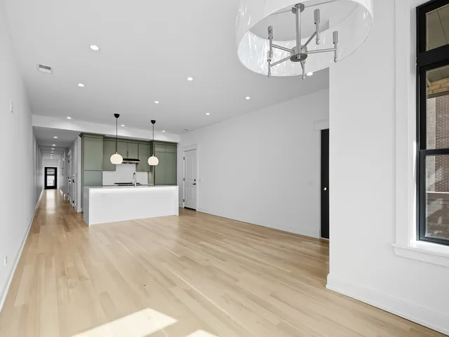 $969,000 | 2471 North Clybourn Avenue, Unit 3, Chicago, IL 60614