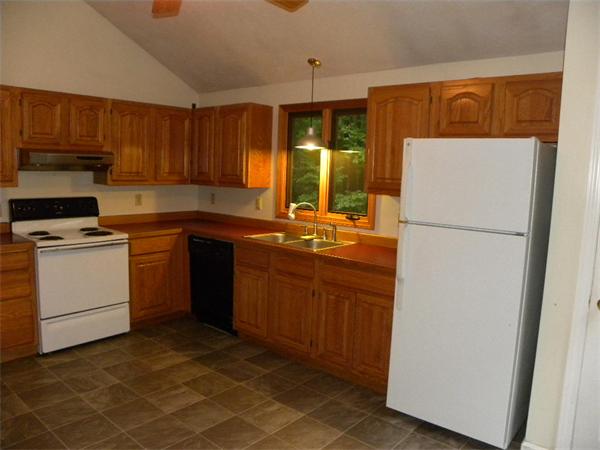 26 Daniels Road Charlton, MA 01507 - Photo 10 of 19 Gallery Image 10