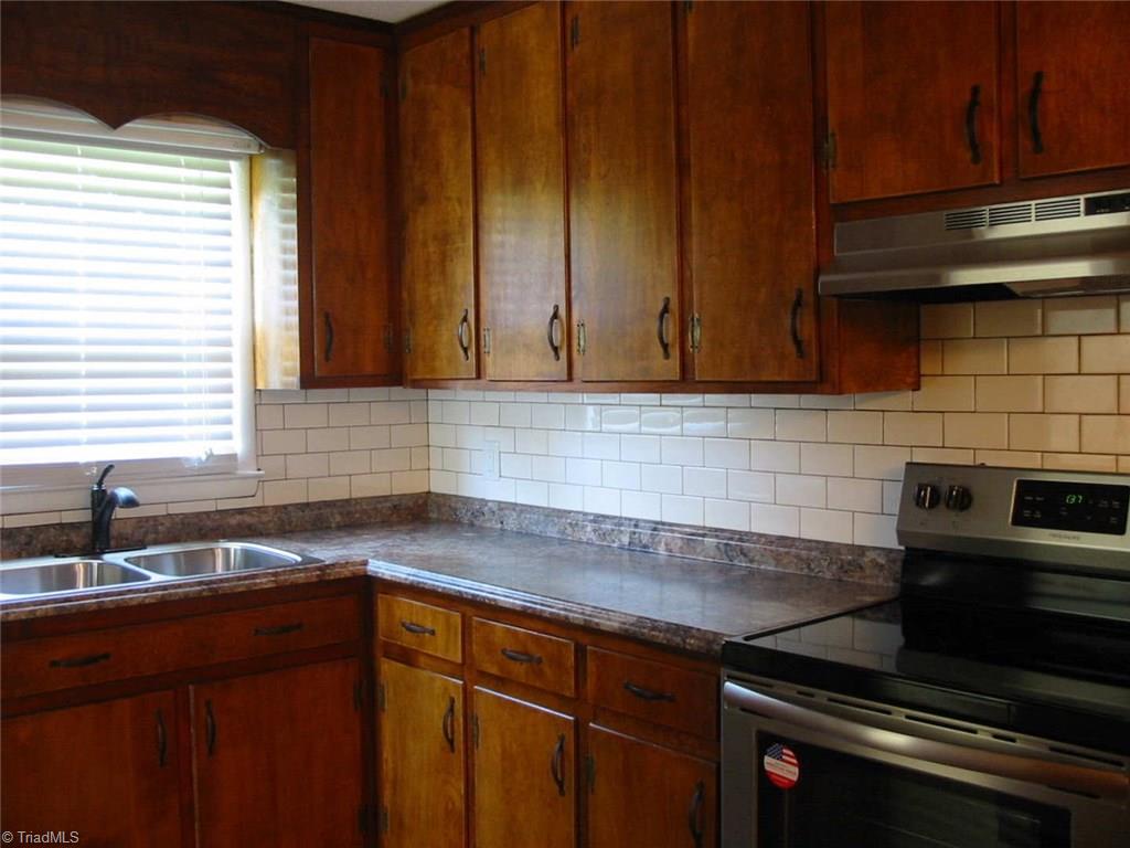 4507 Boxford Road Greensboro, NC 27406 - Photo 4 of 17 Gallery Image 4