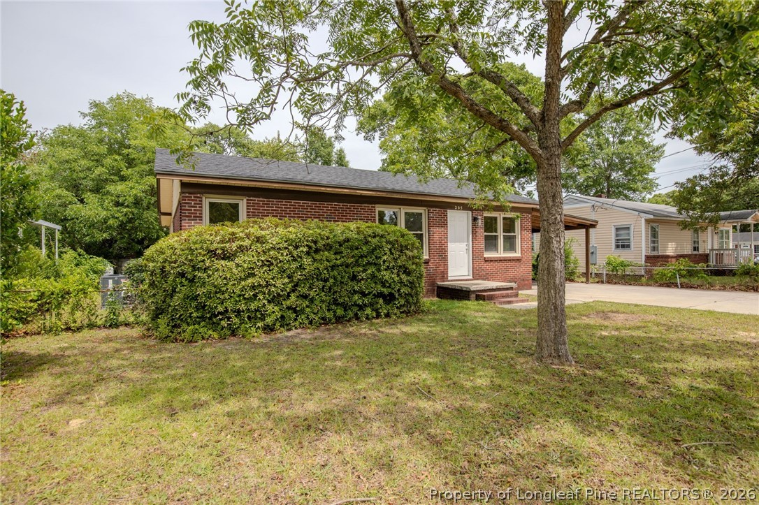 205 South 7th Street Spring Lake, NC 28390 - Photo 3 of 26