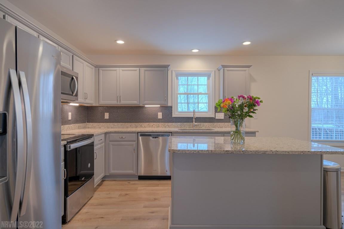 1332 Walnut Ridge Road Christiansburg, VA 24073 - Photo 16 of 47 Gallery Image 16