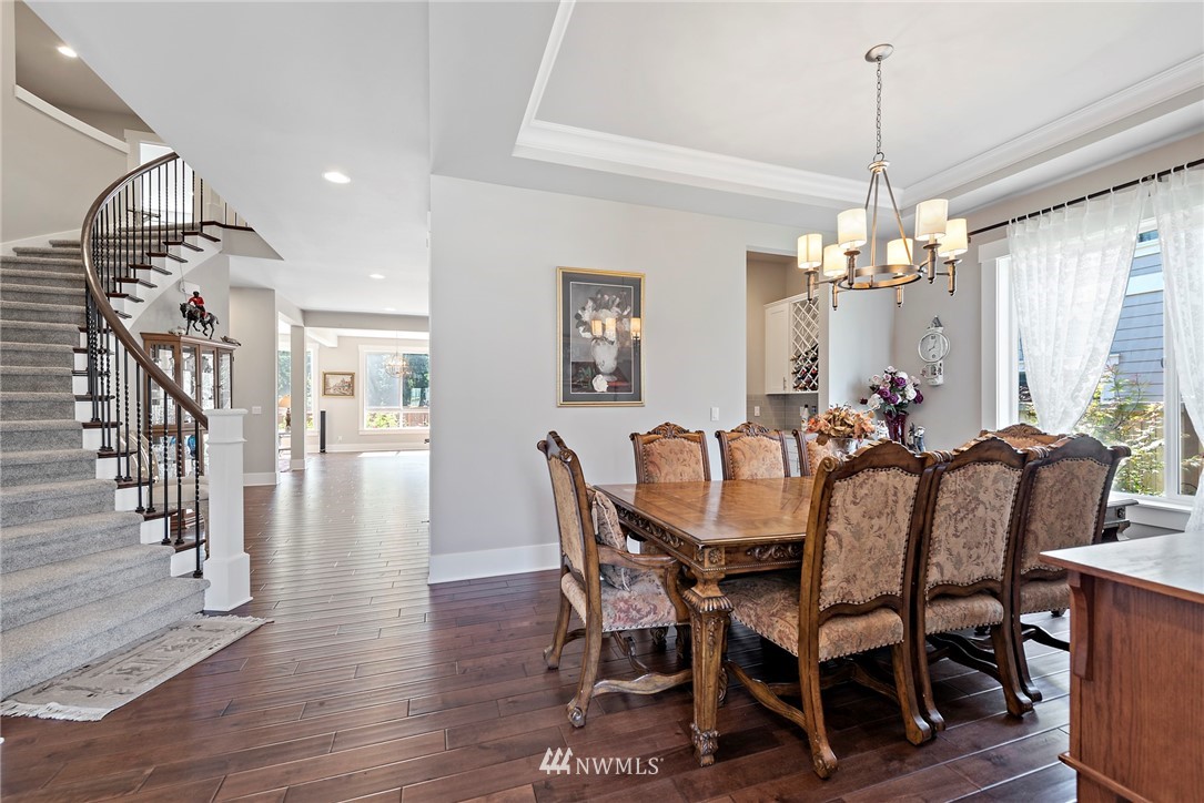 6513 Southeast 7th Place Renton, WA 98059 - Photo 2 of 25 Gallery Image 2