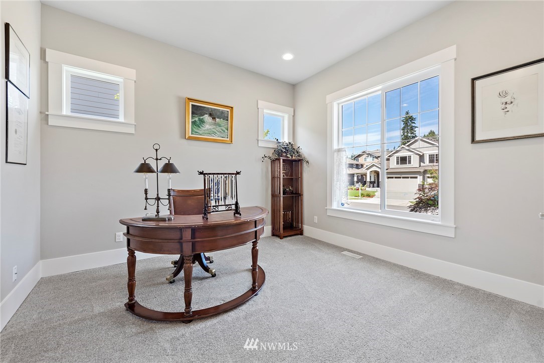6513 Southeast 7th Place Renton, WA 98059 - Photo 4 of 25 Gallery Image 4