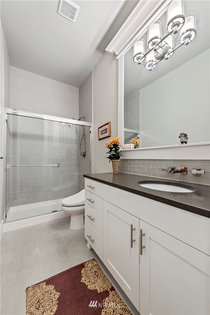 6513 Southeast 7th Place Renton, WA 98059 - Photo 6 of 25 Gallery Image 6