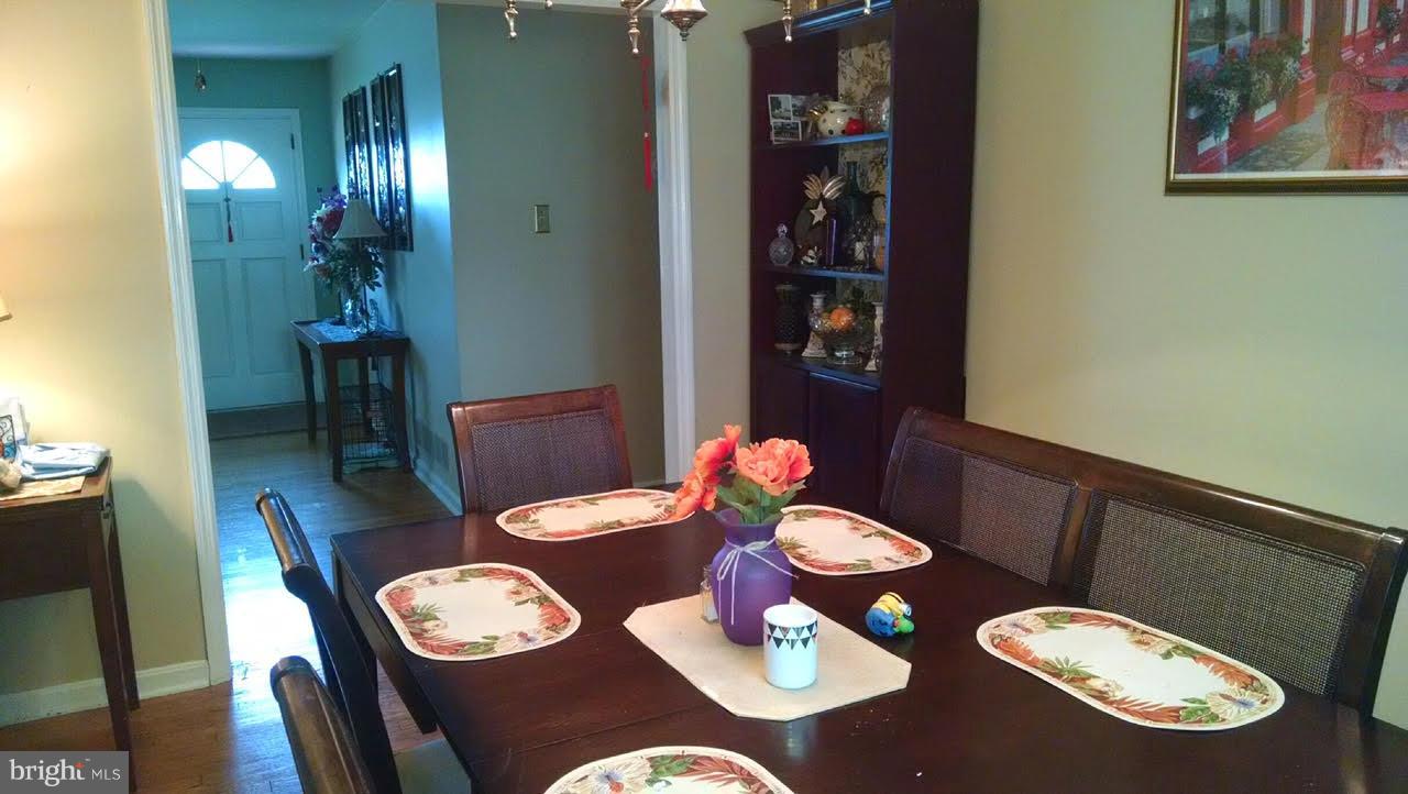 87 Russell Road Elkton, MD 21921 - Photo 5 of 8 Dining Room