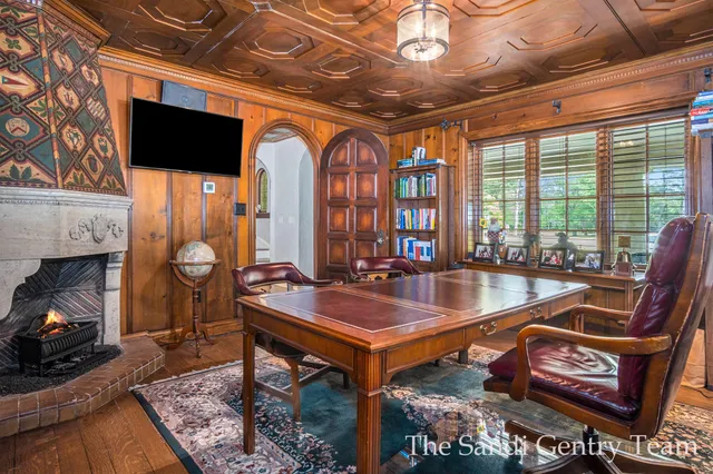 $4,995,900 | 18635 North Fruitport Road, Spring Lake, MI 49456