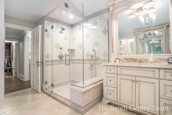 $4,995,900 | 18635 North Fruitport Road, Spring Lake, MI 49456