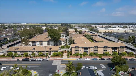 $469,000 | 12200 Montecito Road, Unit D101, Seal Beach, CA 90740
