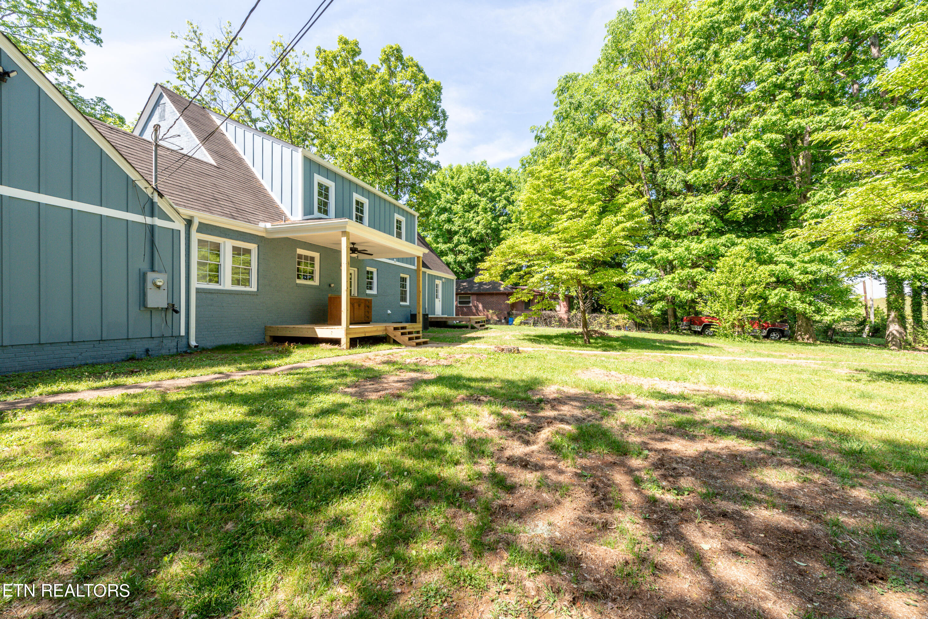 679 East Hunt Road Alcoa, TN 37701 - Photo 6 of 33 DSC_2854