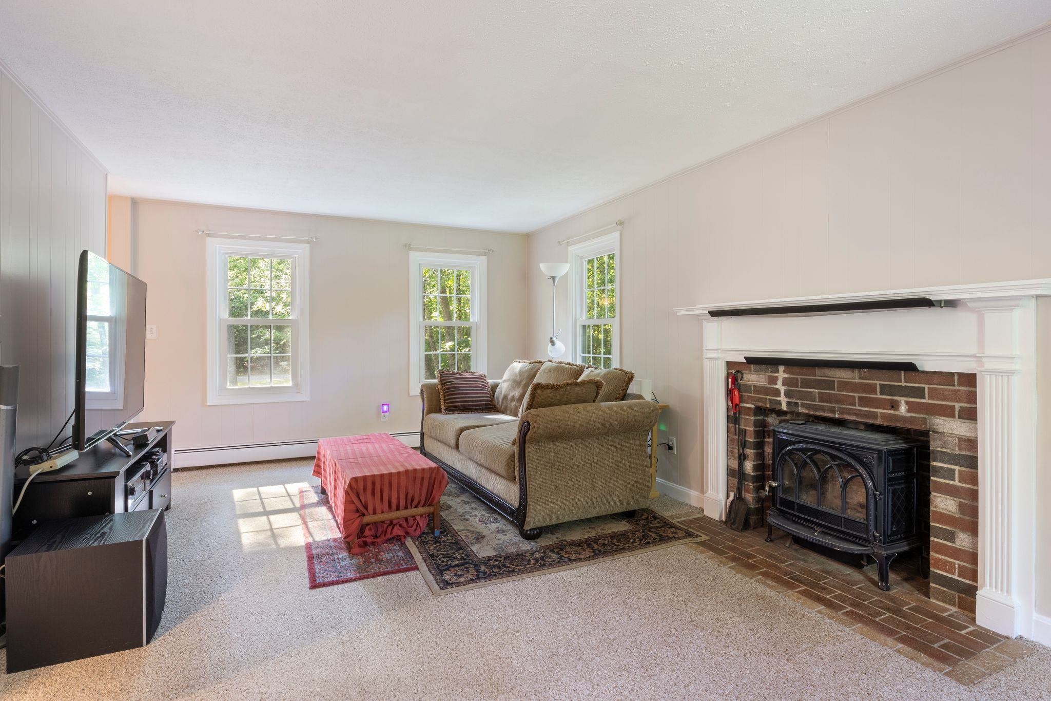 46 Woodridge Road Durham, NH 03824 - Photo 22 of 60