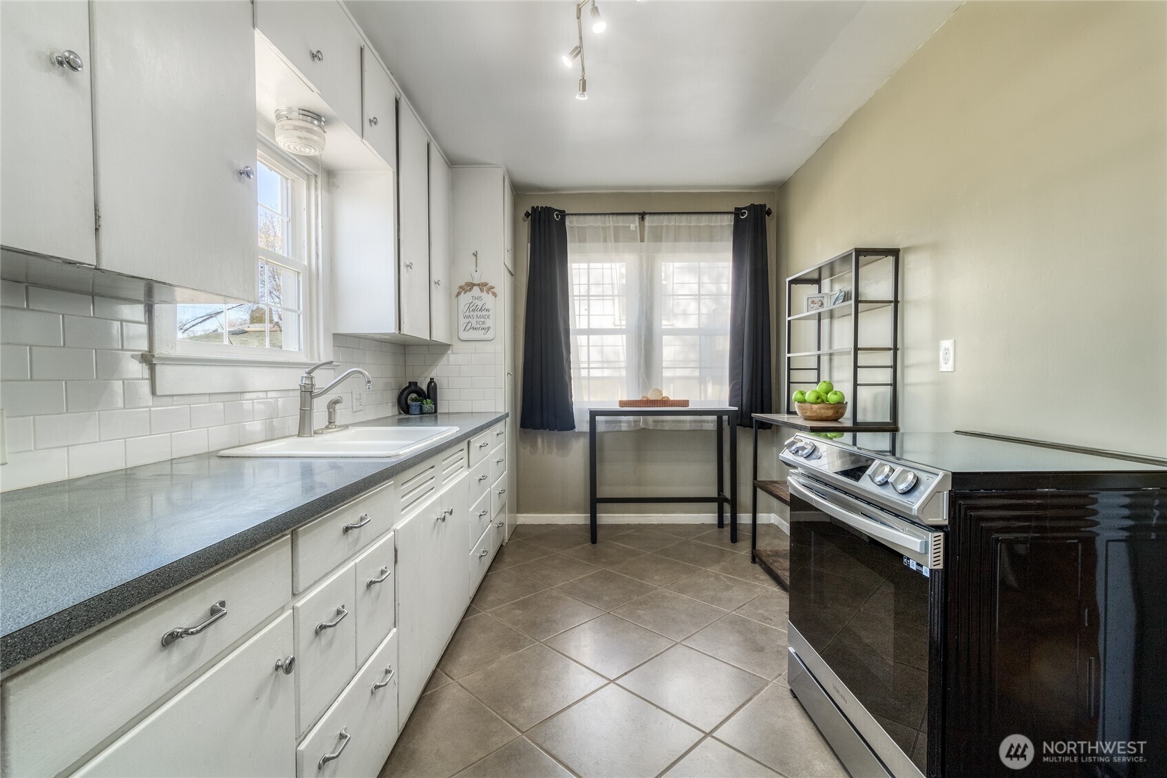 721 East Spring Street Dayton, WA 99328 - Photo 8 of 19