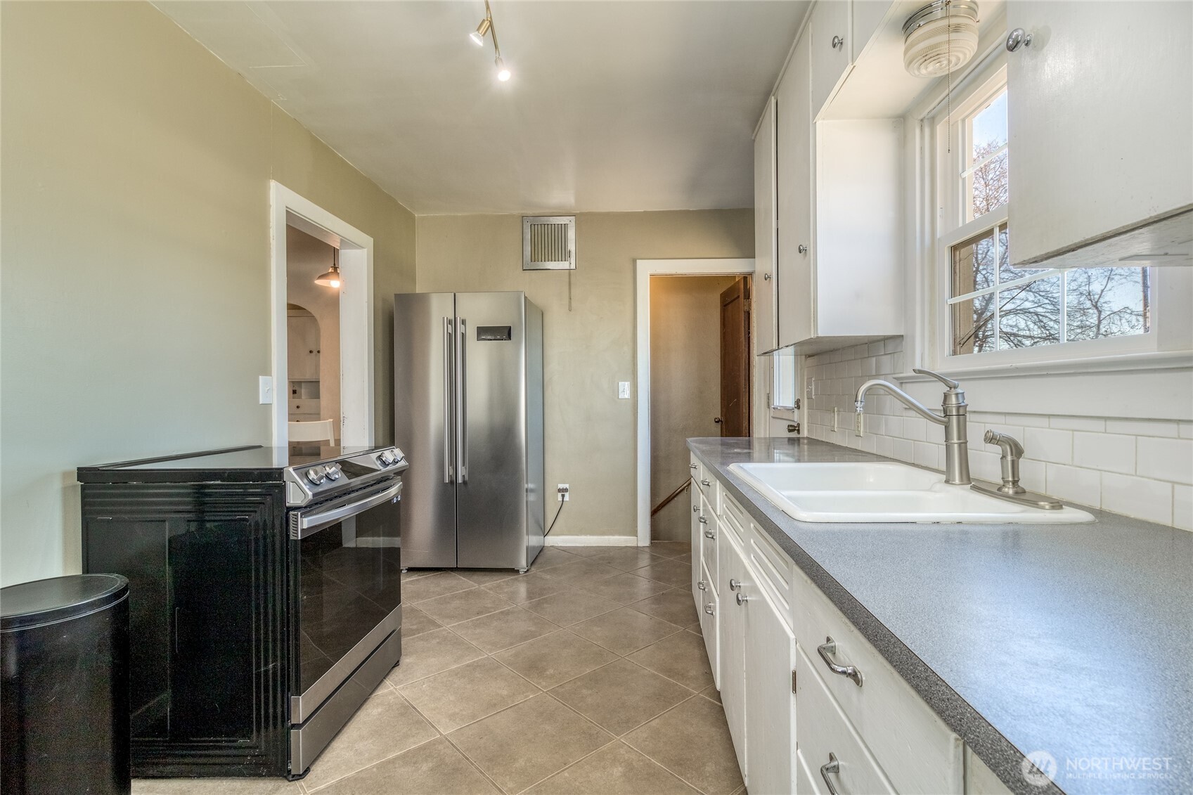 721 East Spring Street Dayton, WA 99328 - Photo 9 of 19