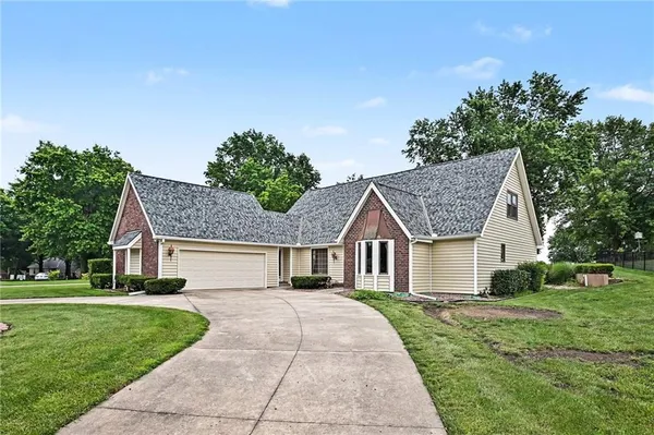 $365,000 | 9711 Betsy Ross Lane, Liberty, MO 64068