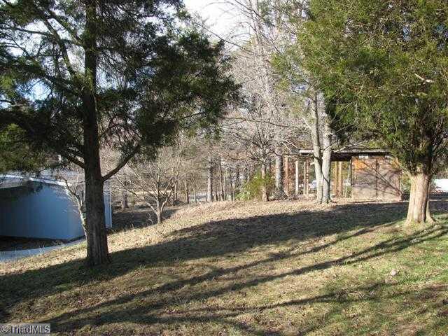 3428 Pine Valley Road High Point, NC 27265 - Photo 14 of 16 Exterior Back.