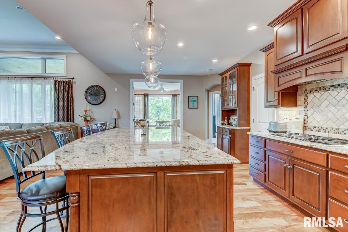 5832 Hedley Road Springfield, IL 62711 - Photo 8 of 50 Gallery Image 8