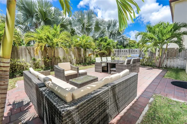$895,000 | 8868 Northwest 101st Place, Doral, FL 33178