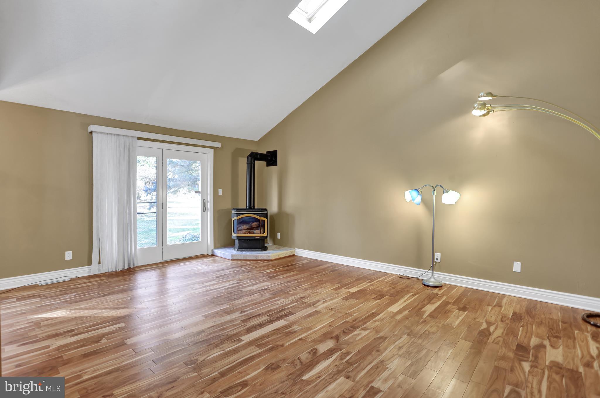 501 Hottenstein Road Kutztown, PA 19530 - Photo 3 of 45 View of spacious family room w propane fireplace