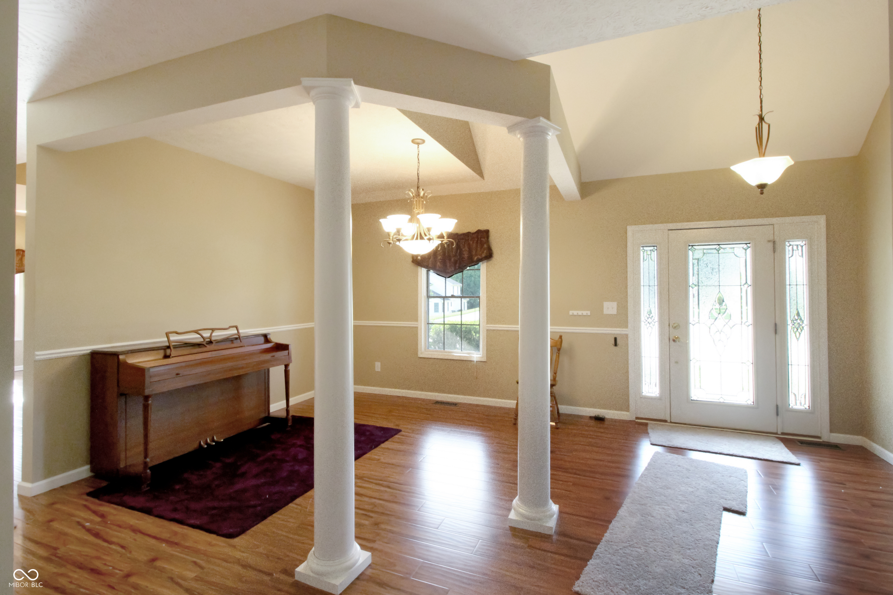 5140 Bull Run Columbus, IN 47203 - Photo 2 of 26