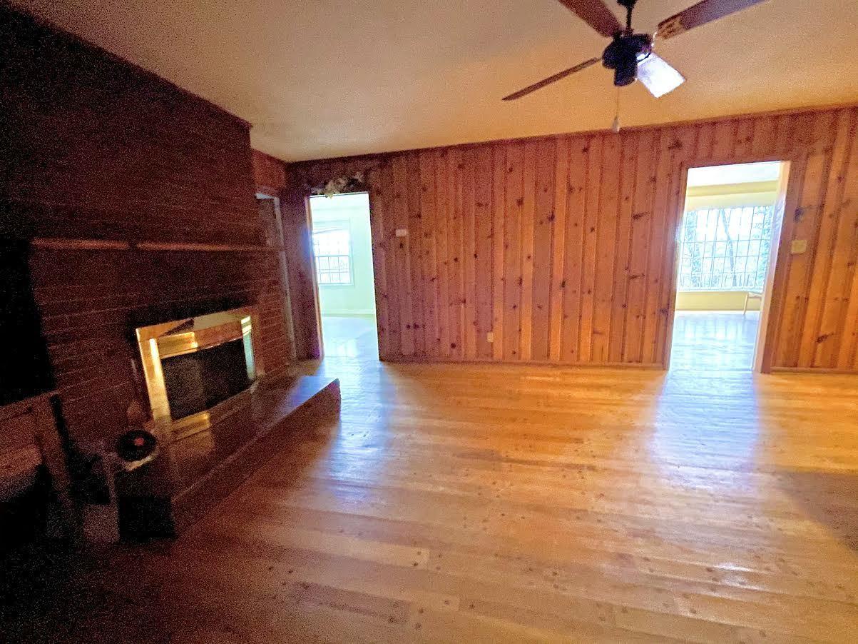 110 Taylor Road Oak Ridge, TN 37830 - Photo 14 of 40 Cozy Kit. & Fam. Combo w Fireplace