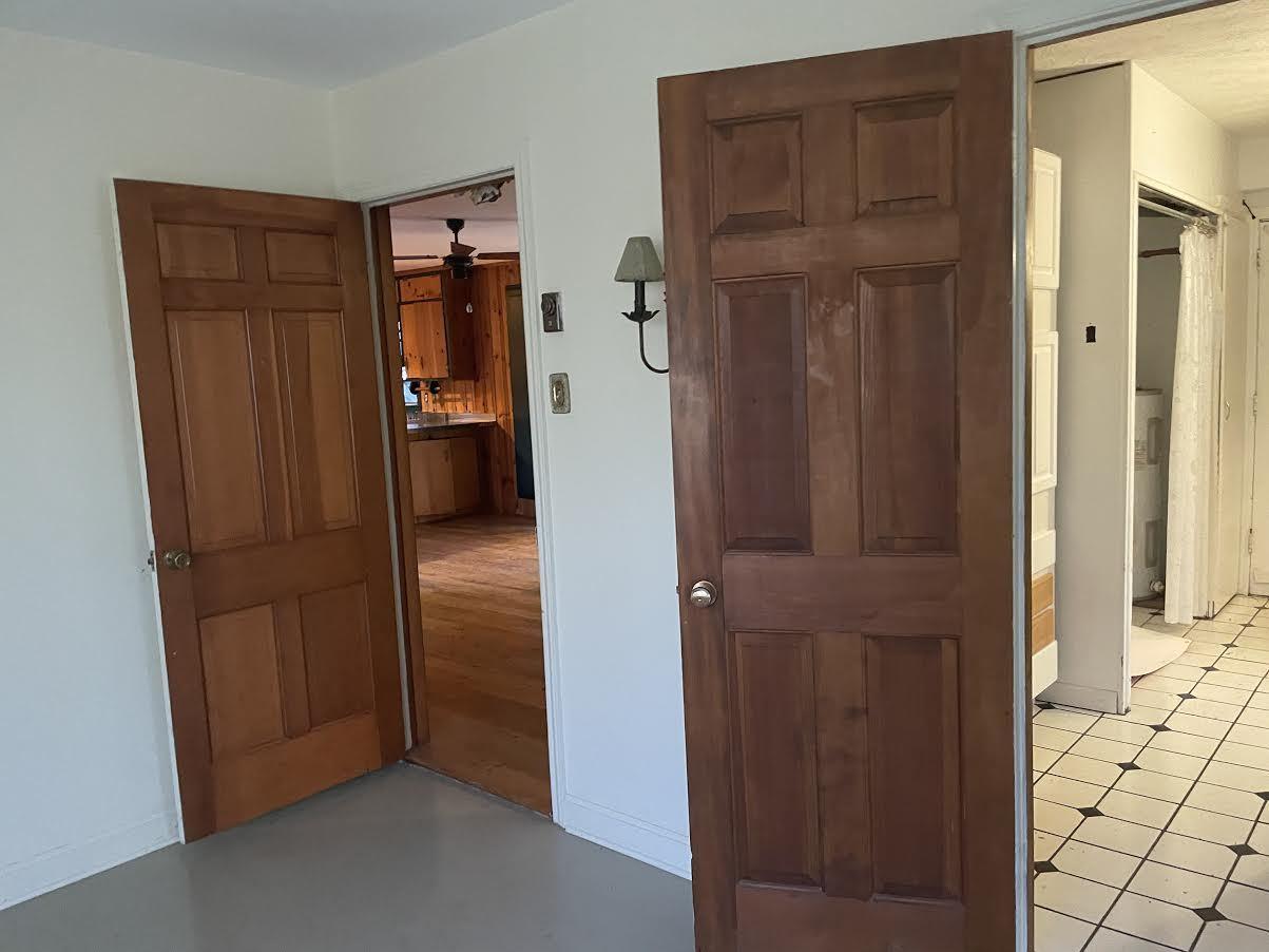 110 Taylor Road Oak Ridge, TN 37830 - Photo 21 of 40 Beautiful Six Panel Doors Throughout