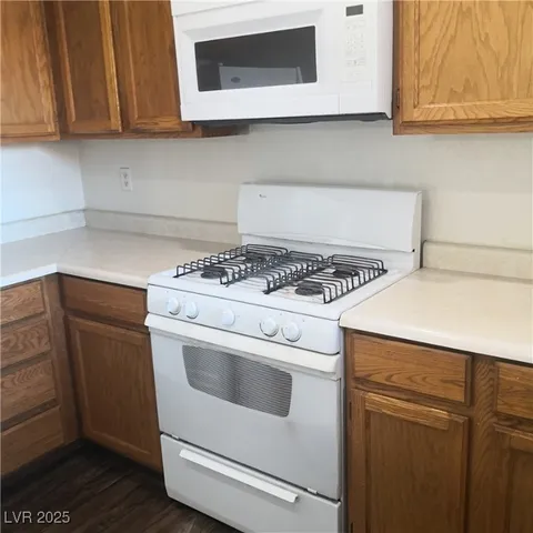 $1,270 | 5026 South Rainbow Boulevard, Unit 203, Las Vegas, NV 89118