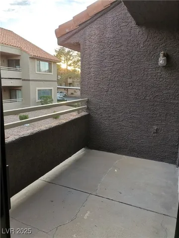 $1,270 | 5026 South Rainbow Boulevard, Unit 203, Las Vegas, NV 89118