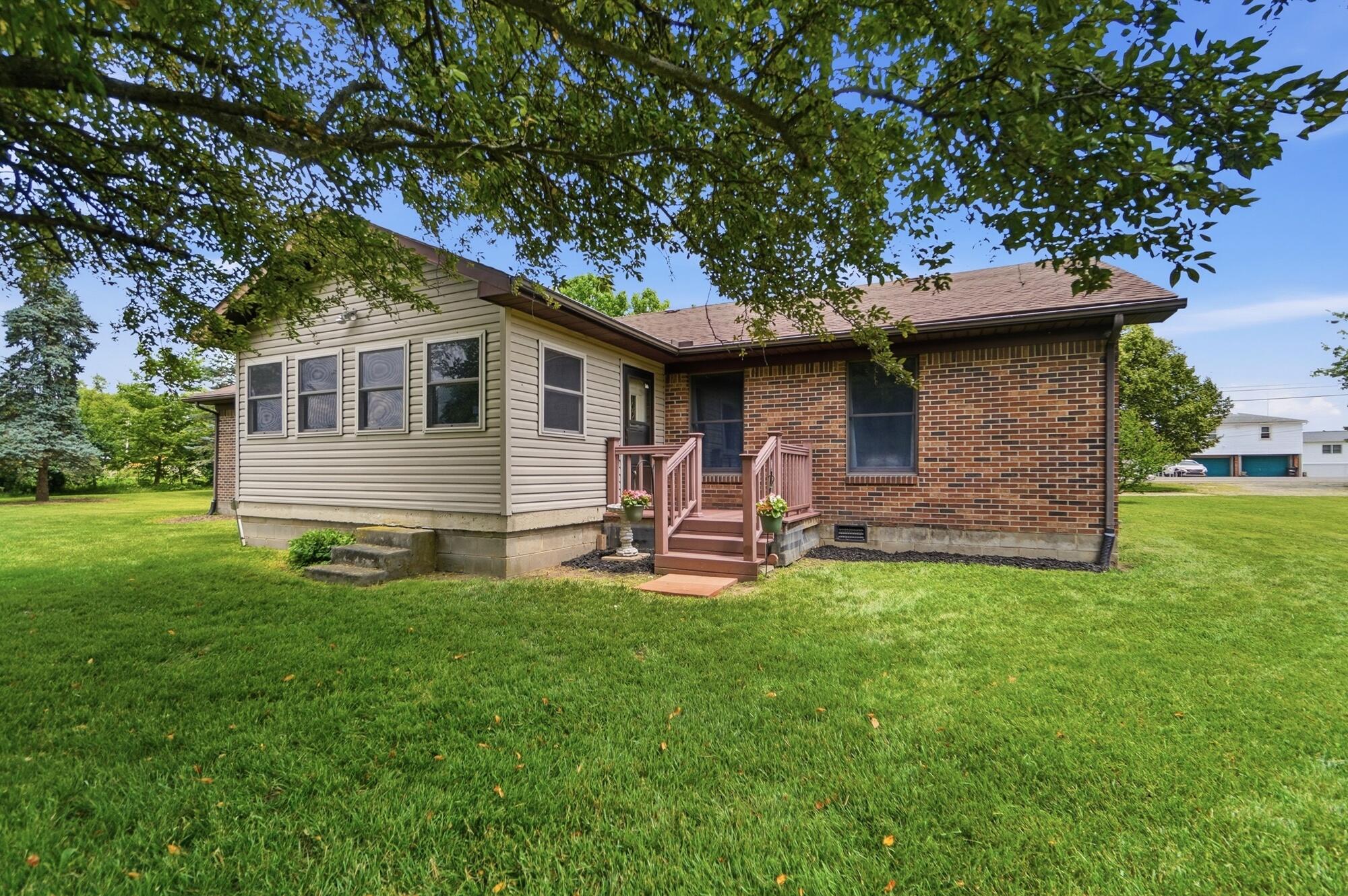 4045 Dialton Road Springfield, OH 45502 - Photo 4 of 60 050