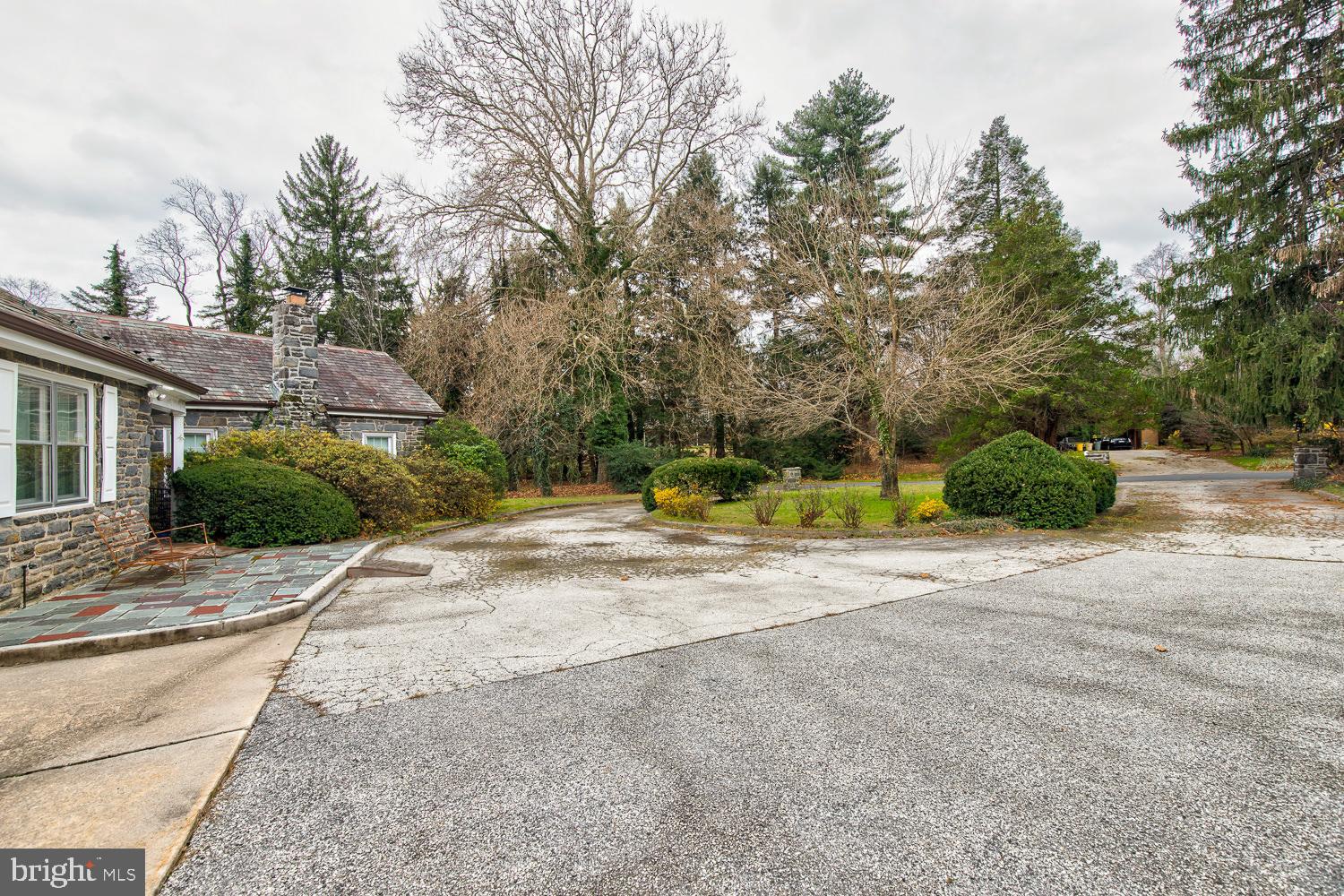 525 Clothier Road Wynnewood, PA 19096 - Photo 14 of 32 Semi-circular Driveway