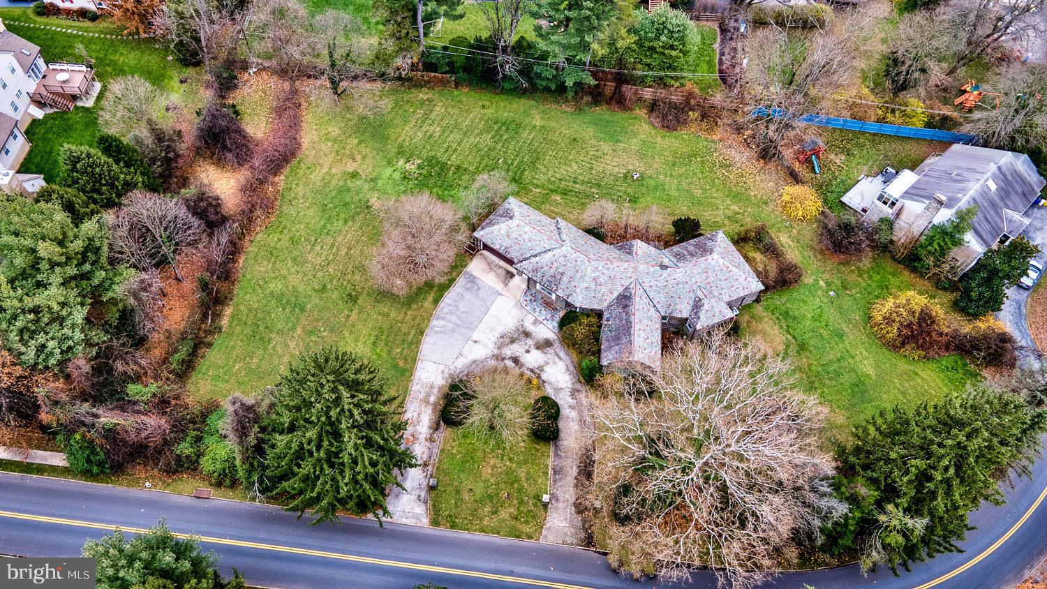 525 Clothier Road Wynnewood, PA 19096 - Photo 4 of 32