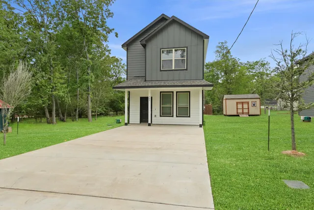 $199,900 | 705 Little River Drive, Montgomery, TX 77316