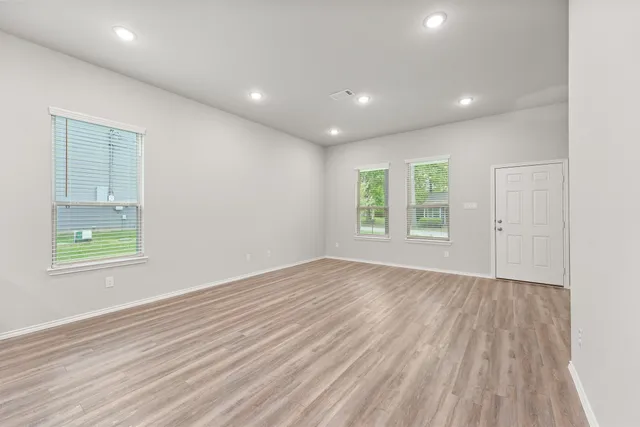 $199,900 | 705 Little River Drive, Montgomery, TX 77316