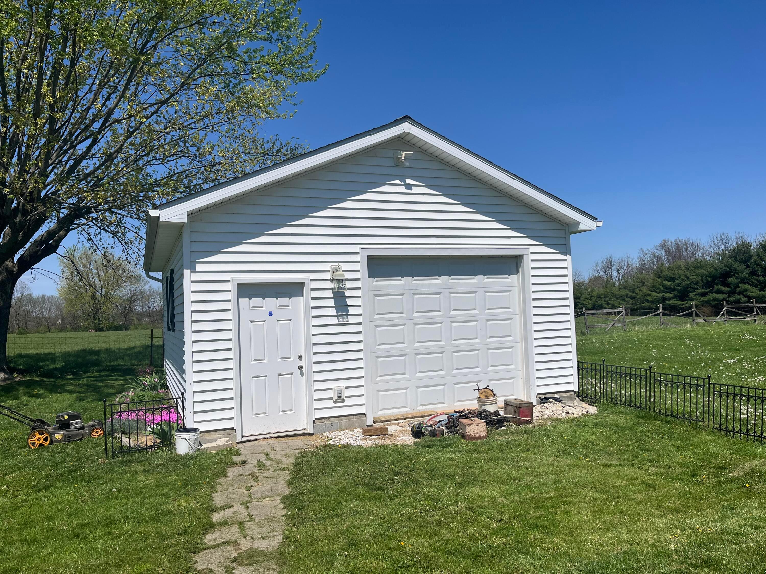 568 Swackhammer Road Circleville, OH 43113 - Photo 3 of 32 IMG_0467