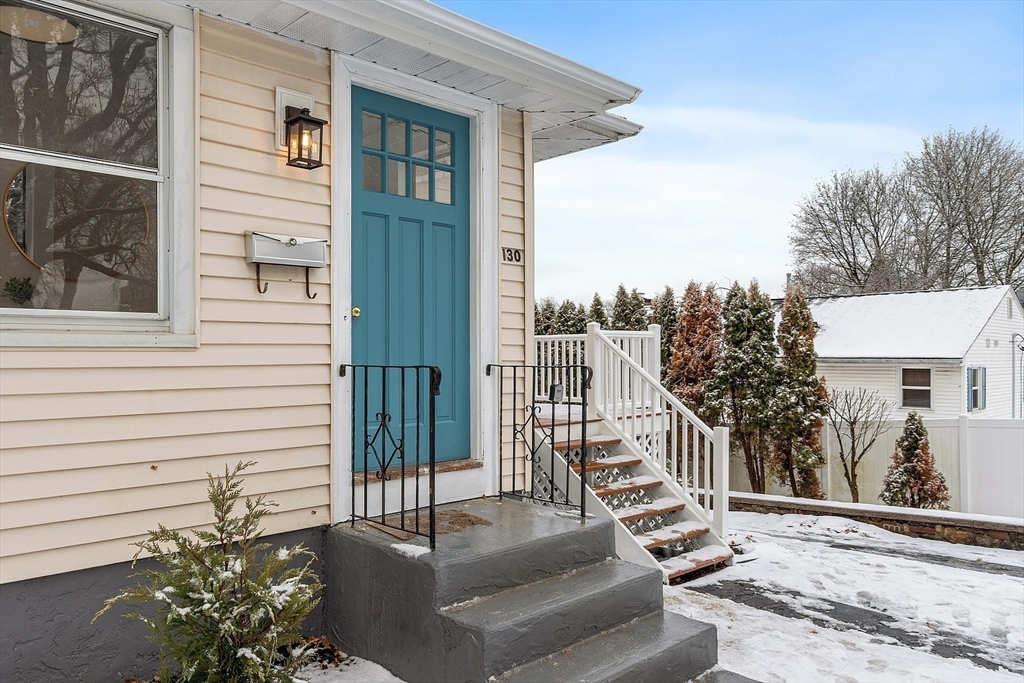 130 Beverly Road Worcester, MA 01605 - Photo 3 of 29