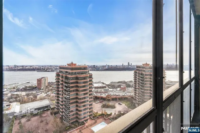 $450,000 | 200 Winston Drive, Unit 1711, Cliffside Park, NJ 07010