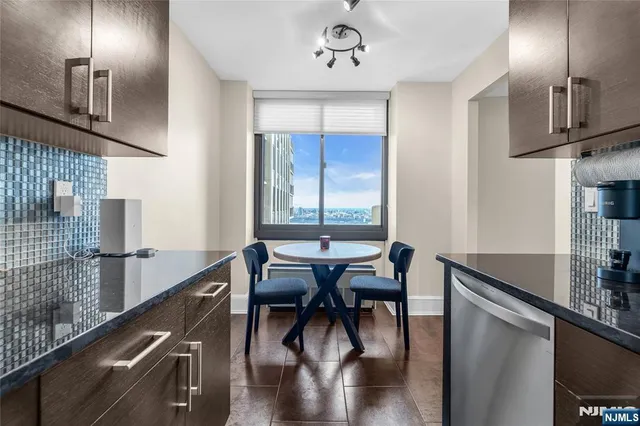 $450,000 | 200 Winston Drive, Unit 1711, Cliffside Park, NJ 07010