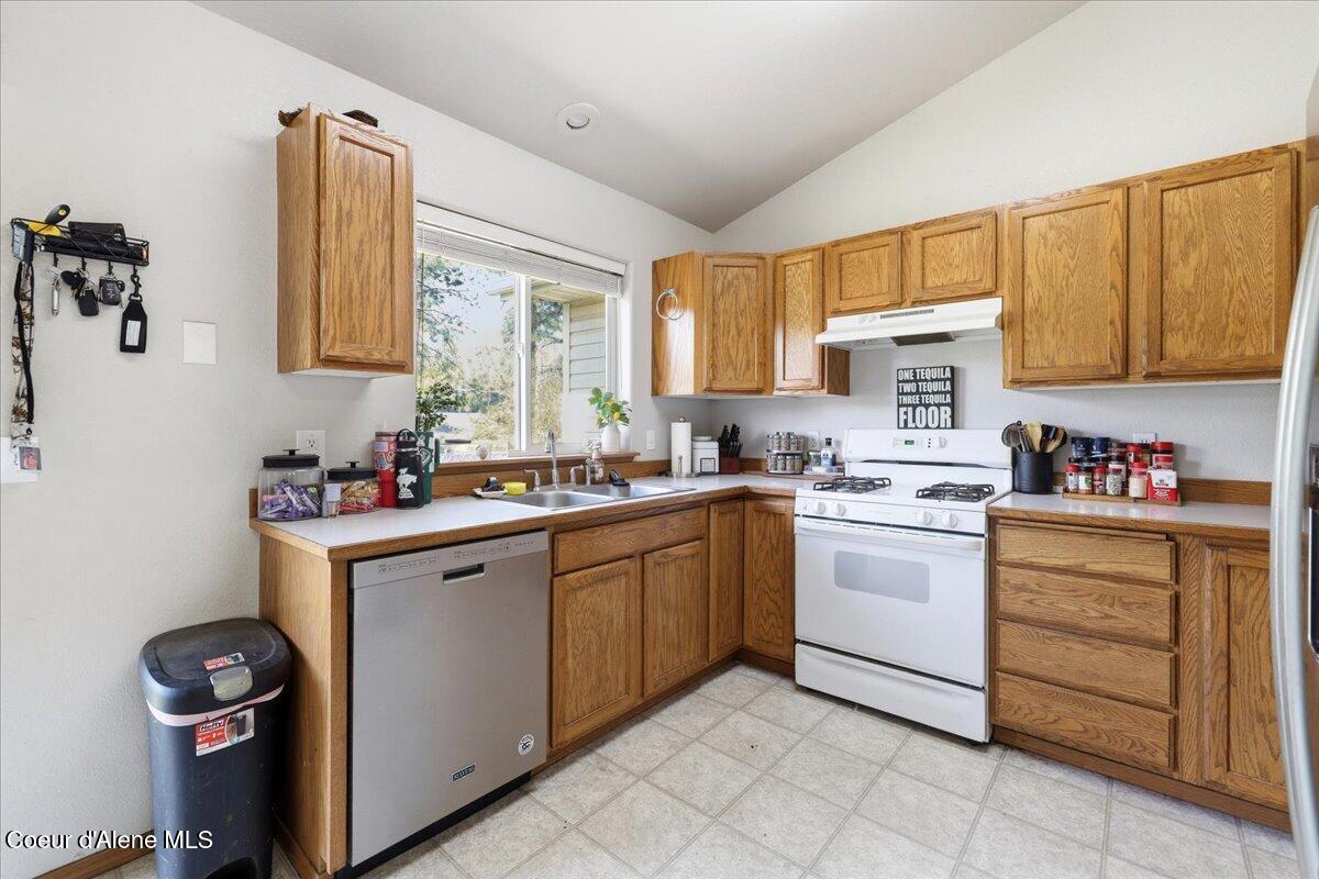 7443 Macaw Lane Rathdrum, ID 83858 - Photo 9 of 28 11-7443 Macaw Ln_RedHogMedia