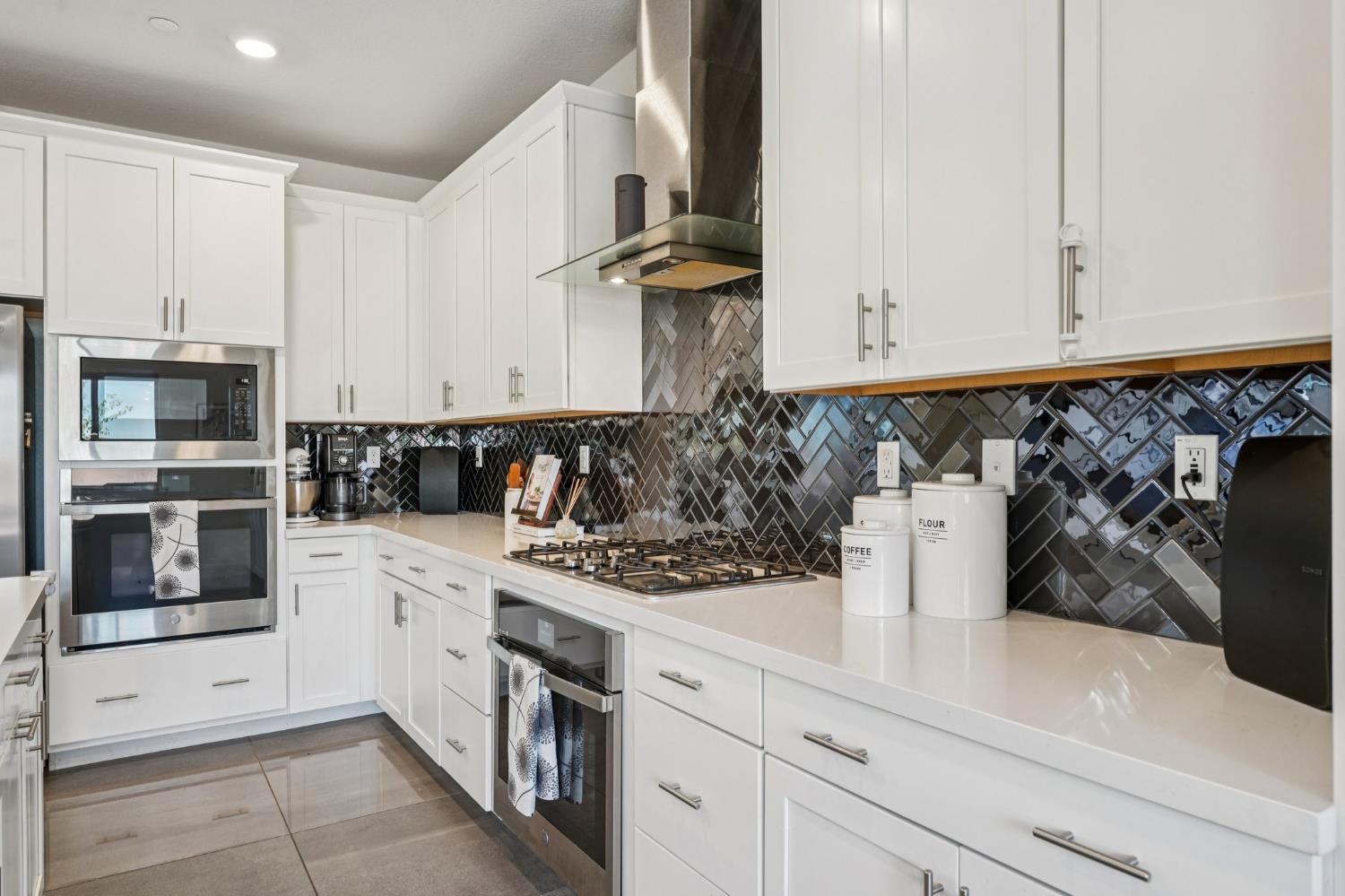 4113 Swing Way Roseville, CA 95747 - Photo 13 of 52