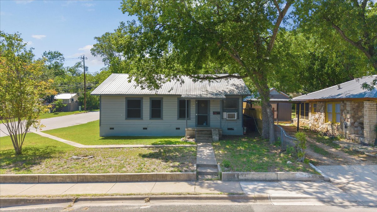 4900 Duval Street Austin, TX 78751 - Photo 1 of 25 Rare corner-lot opportunity in Central Austin’s 78751 with alley access and strong redevelopment potential. Existing 1953 home offers a flexible footprint and sits in a highly connected location near Hyde Park, North Loop, UT, and Downtown Austin.