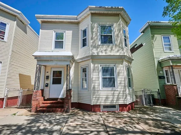 $3,300 | 48 Wordsworth Street, Unit 2, Boston, MA 02128