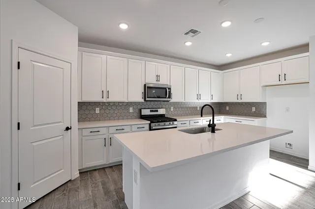 $2,700 | 4417 Mountain Laural Drive, San Tan Valley, AZ 85144